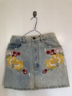 Gucci embroiderd skirt