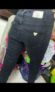 Jeans hitam