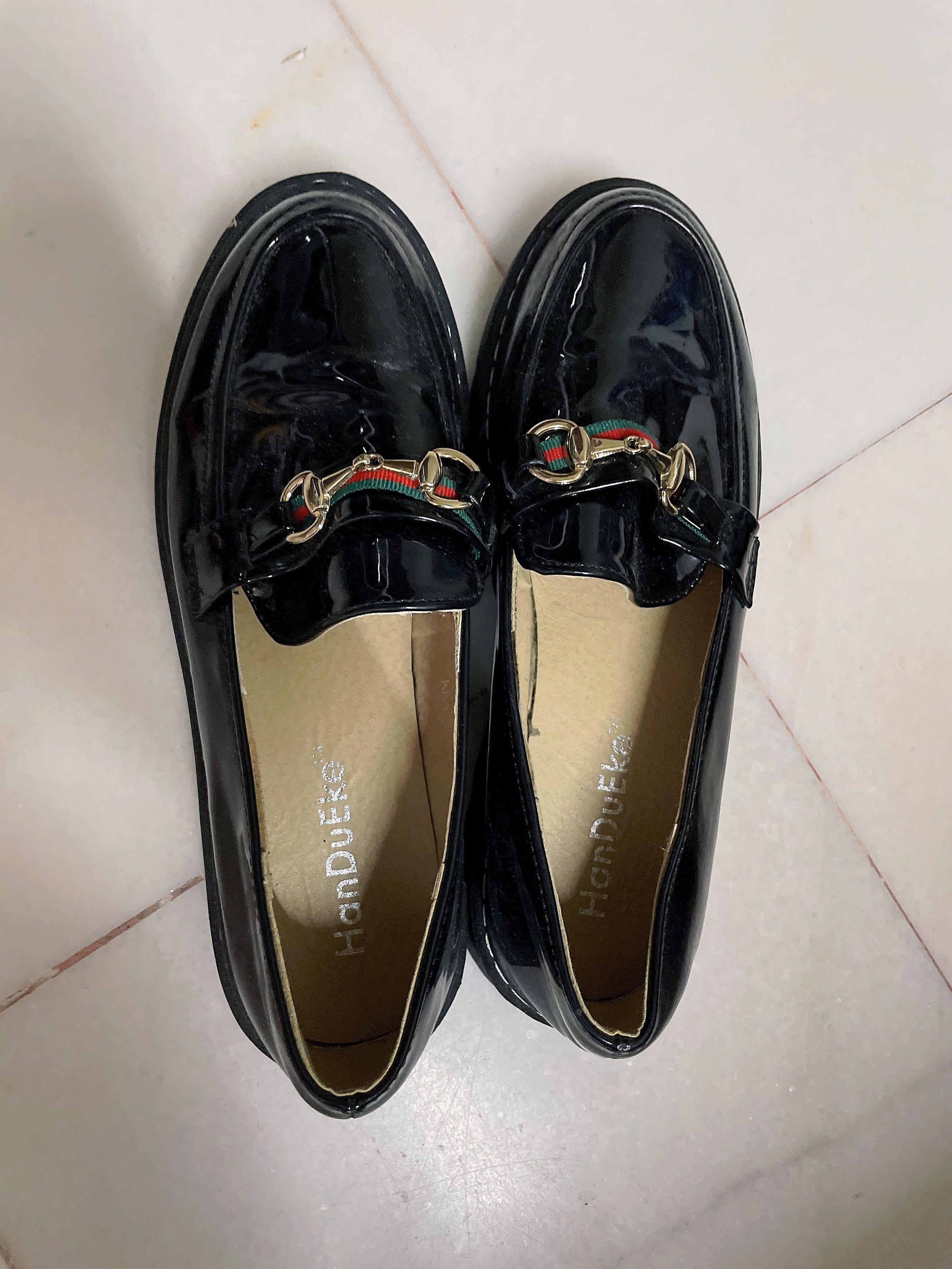 Handueke shoes store