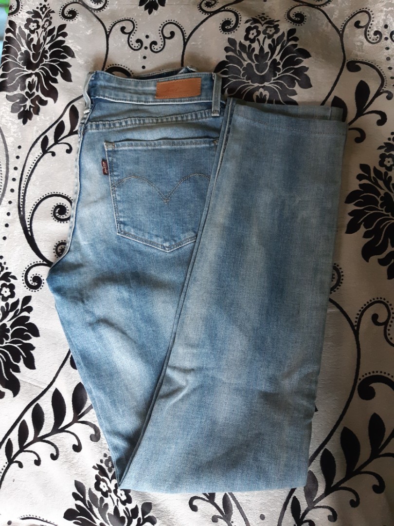 jeans demi curve levis