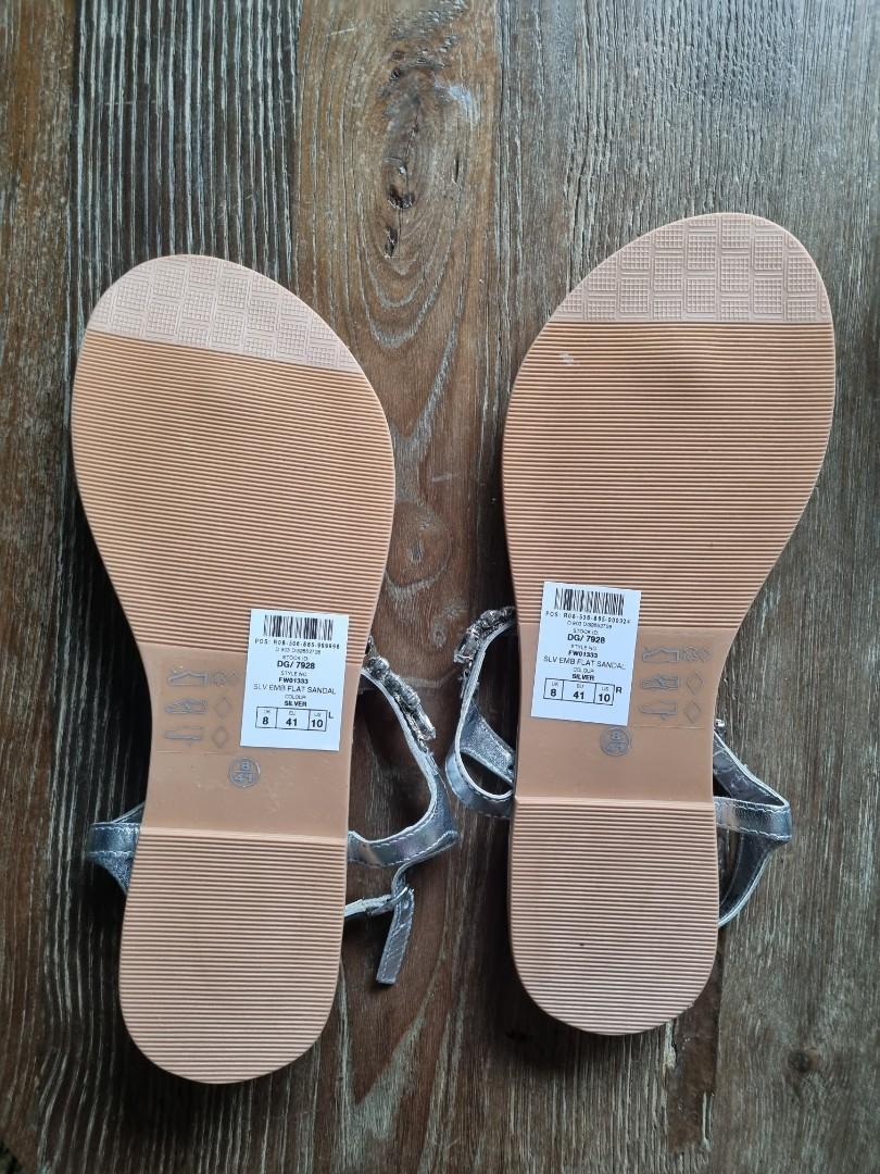 Lipsy sales flip flops