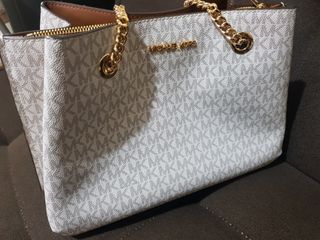 (Category: ) located in . Submitted by mca_preloved (Listing ID 1156387874, Image 1). Description: .