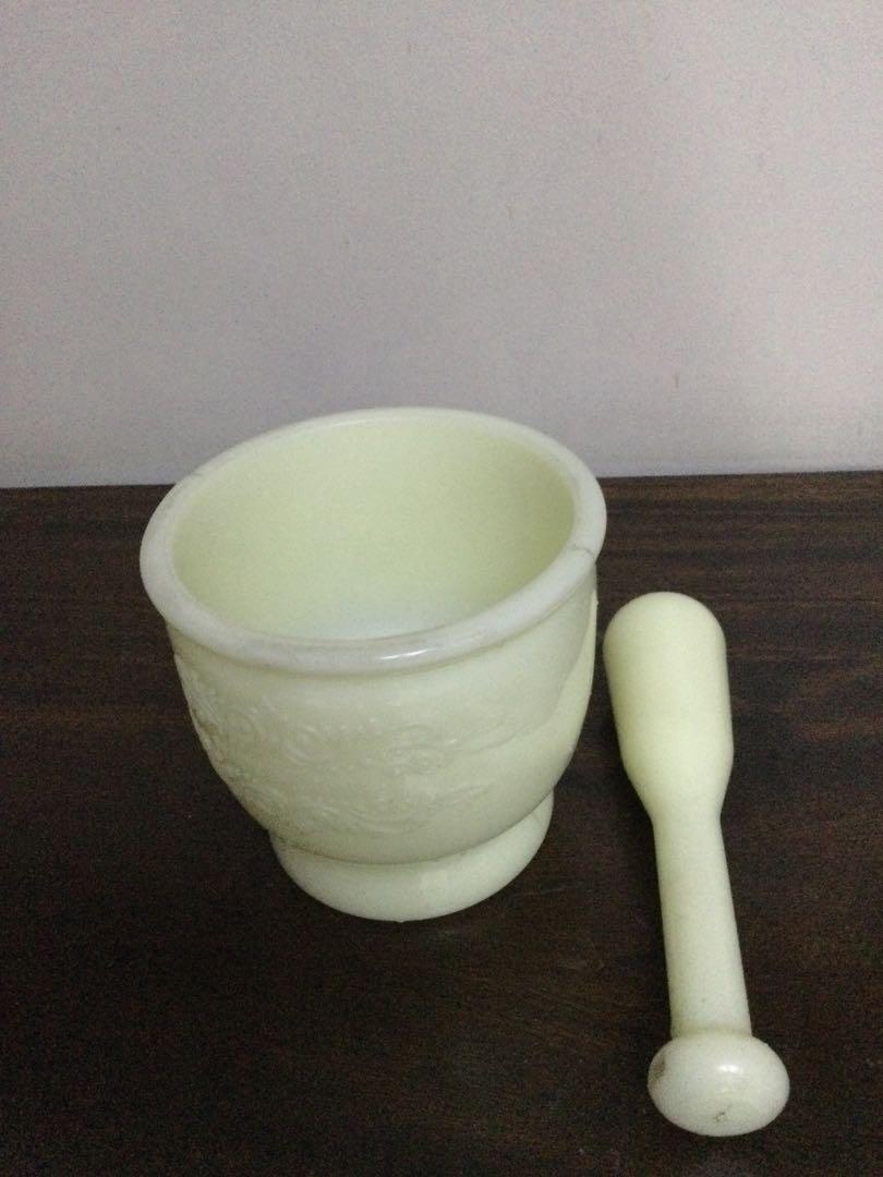 Plastic mortar and pestle 4” diameter (Category: Cookware & Accessories) located in Quezon City. Submitted by cynlchan (Listing ID 1156445966, Image 2). Description: Something you may need in your kitchen .