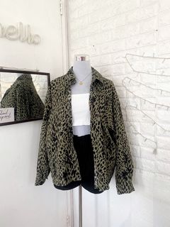 (Category: ) located in . Submitted by cloud.apparel.main (Listing ID 1156404713, Image 1). Description: .