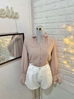 (Category: ) located in . Submitted by cloud.apparel.main (Listing ID 1156345939, Image 1). Description: .