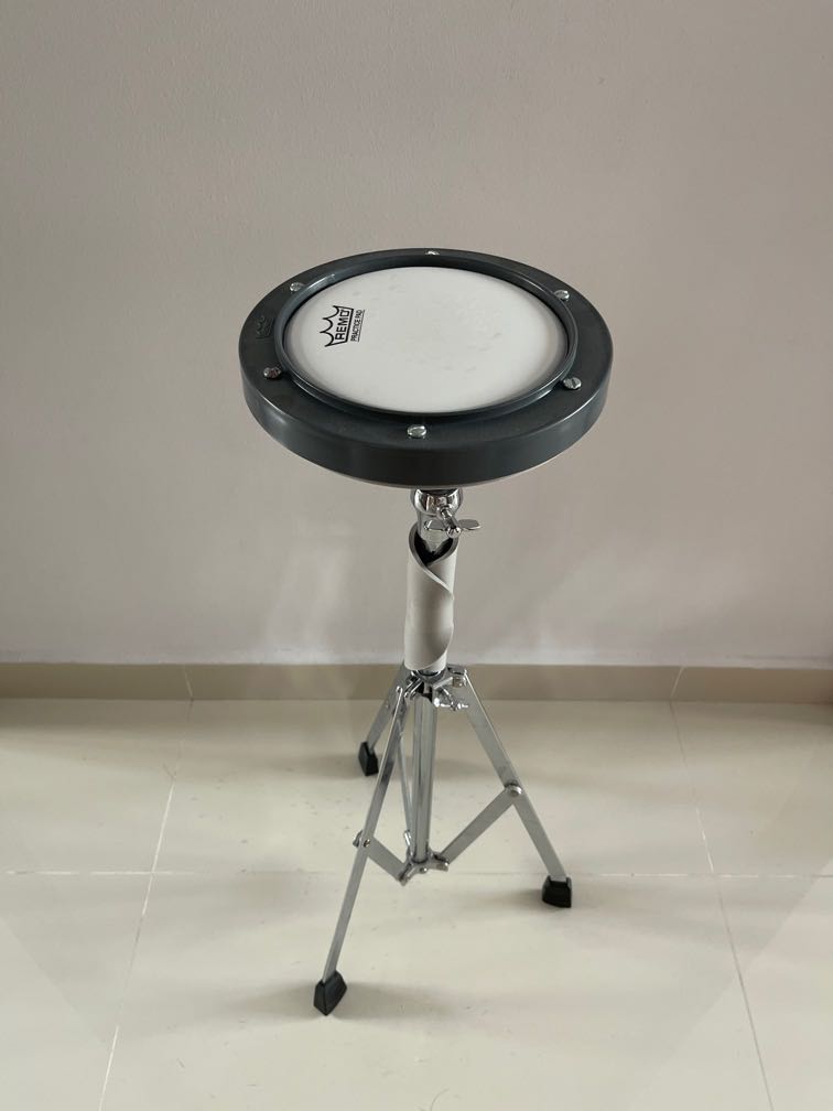 Remo practice pad with stand (original), Hobbies & Toys, Music & Media