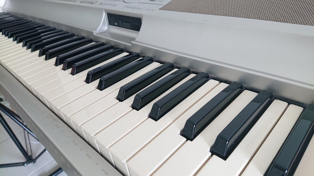 Yamaha Keyboard DGX 300 Portable Grand Untuk Dijual, Hobbies & Toys