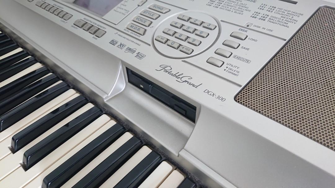 Yamaha Keyboard DGX 300 Portable Grand Untuk Dijual, Hobbies & Toys
