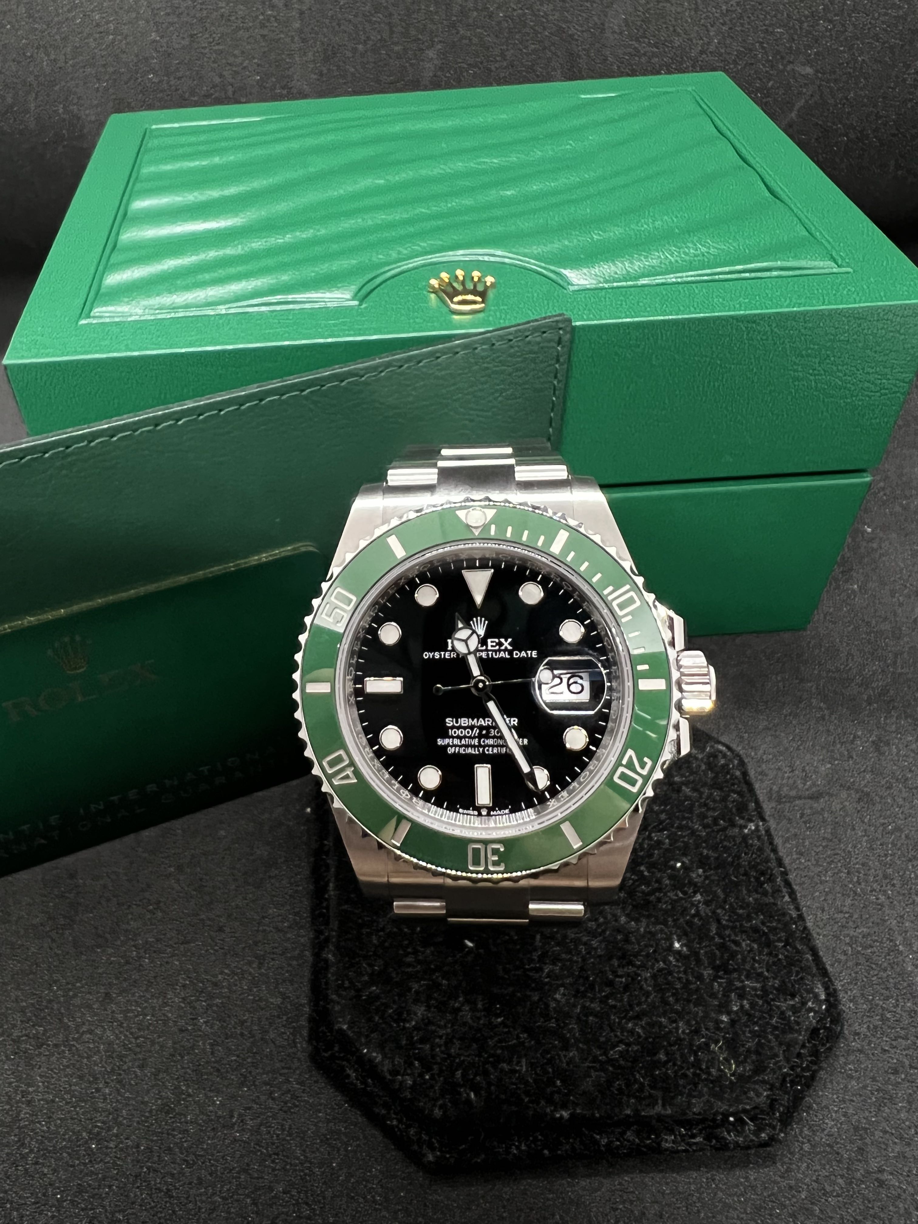 Rolex Submariner Starbuck 126610LV 