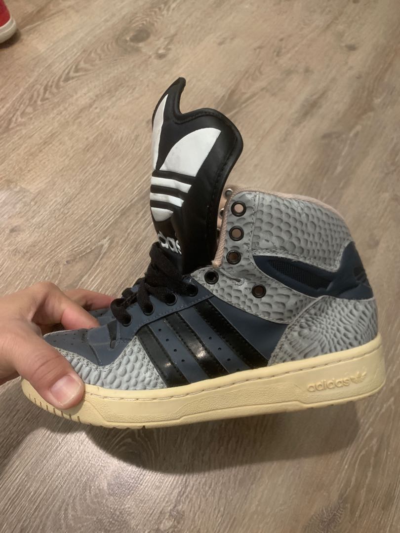 Adidas attitude logo shop
