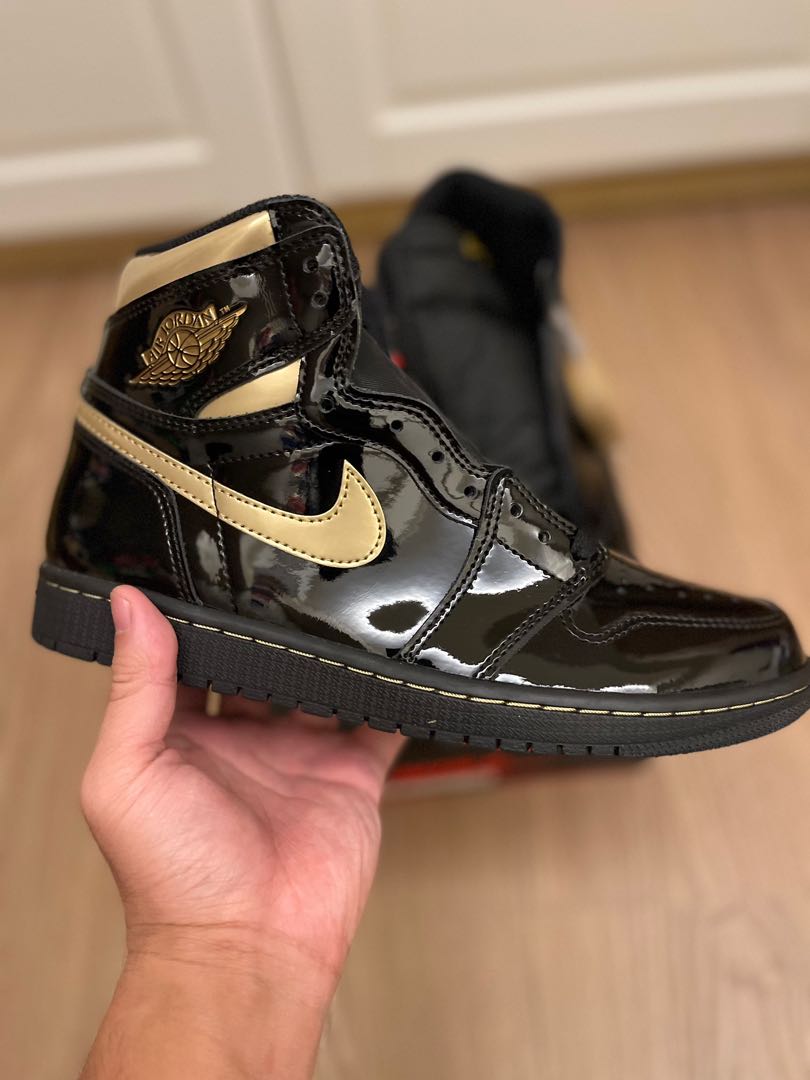 retro black and gold