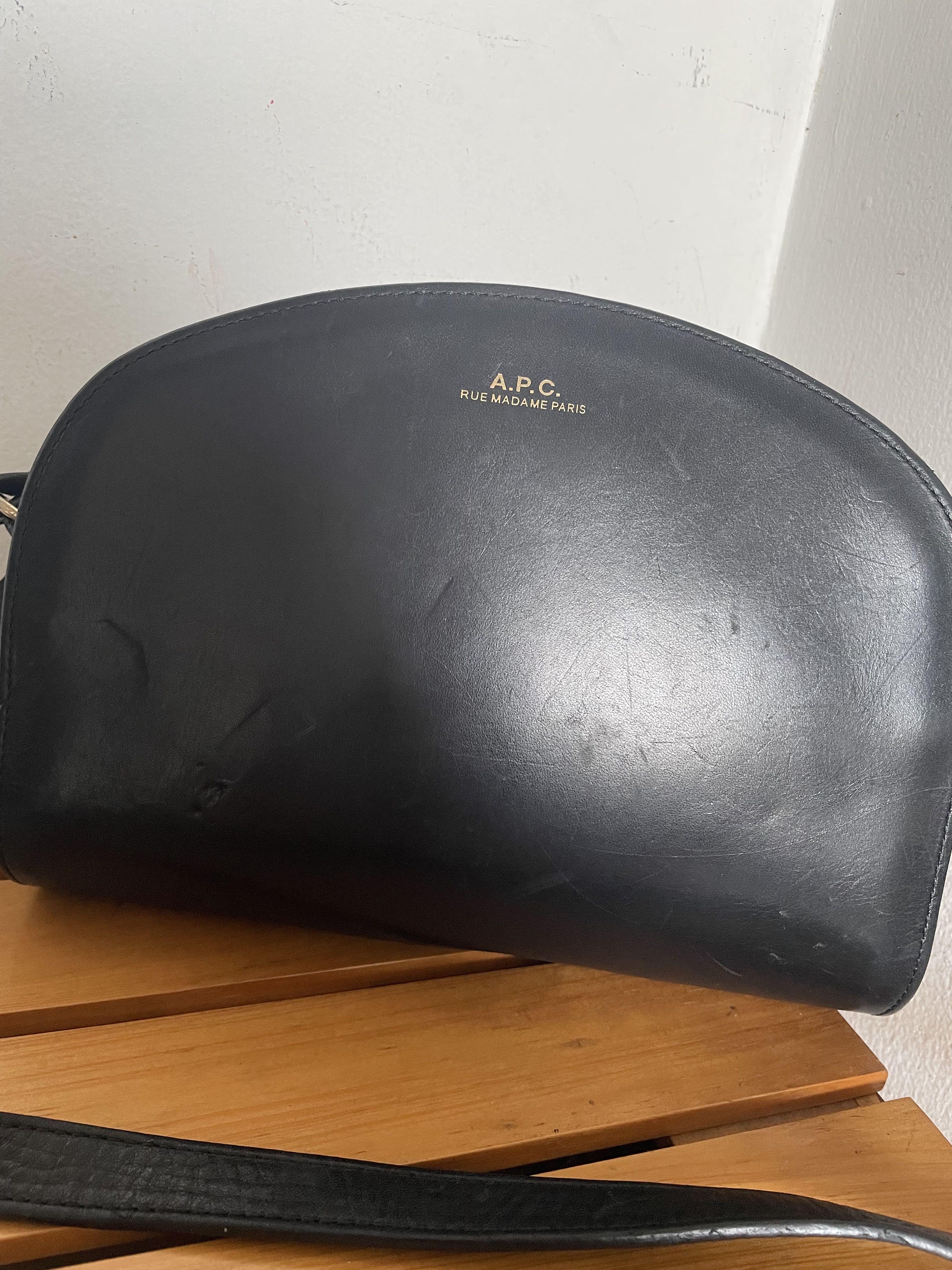APC HALF MOON BAG