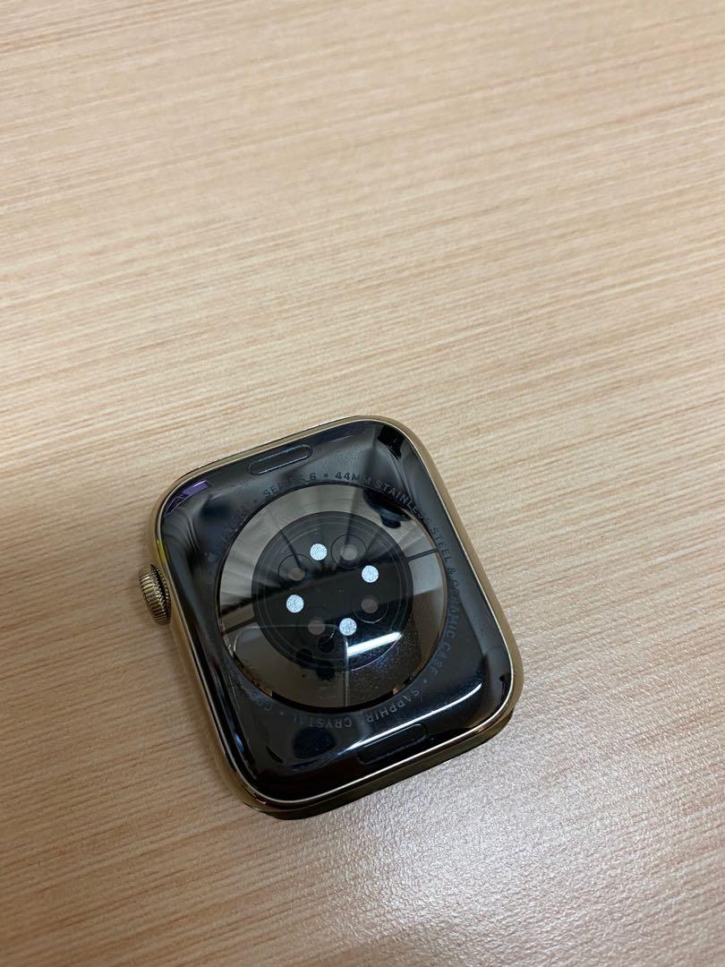 Apple watch screen detached top
