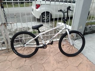 Sapient titan top bmx bike 24