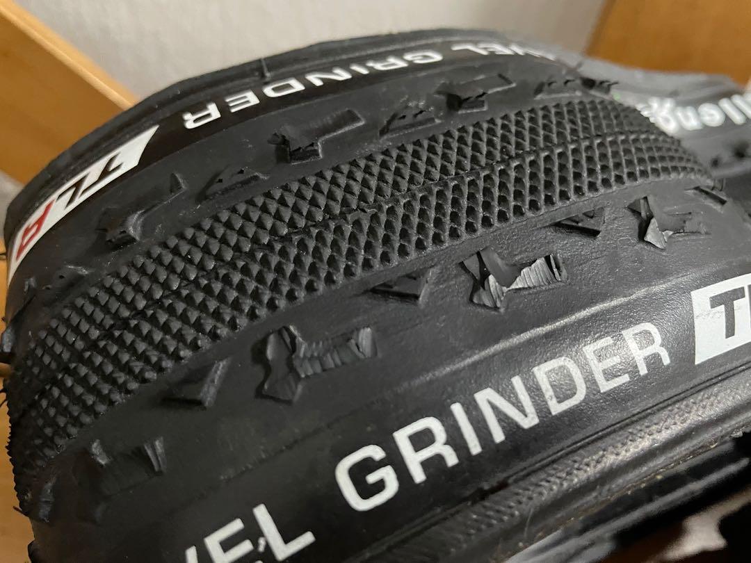 700 x 33c tires