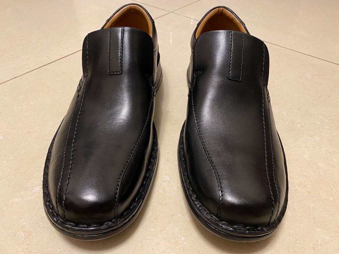 Clarks escalade shop