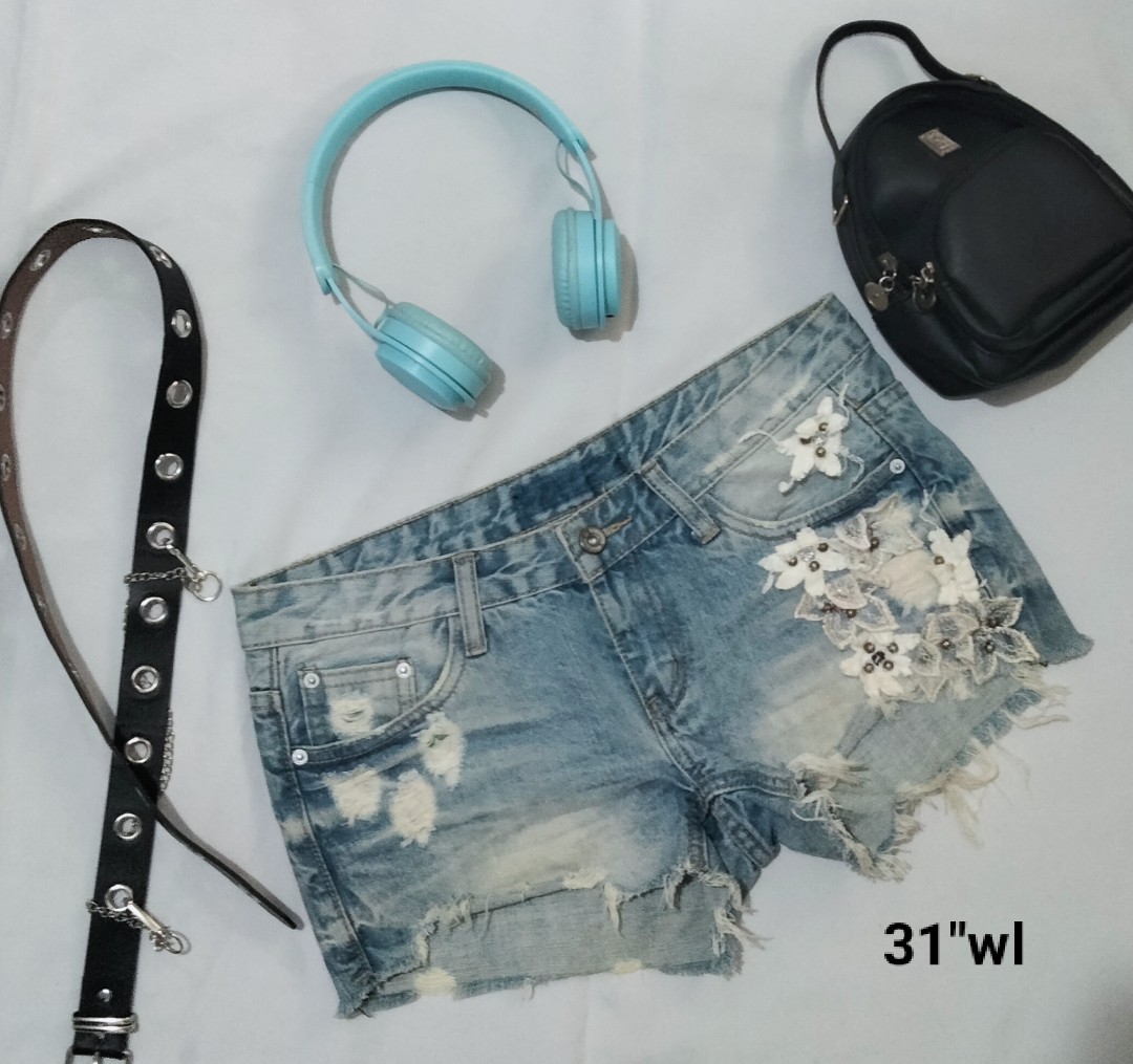 DENIM SHORTS FOR WOMEN SIZE 31 