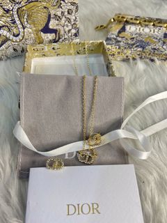 (Category: ) located in . Submitted by japanandsingaporeluxepreloved (Listing ID 1156653189, Image 1). Description: .