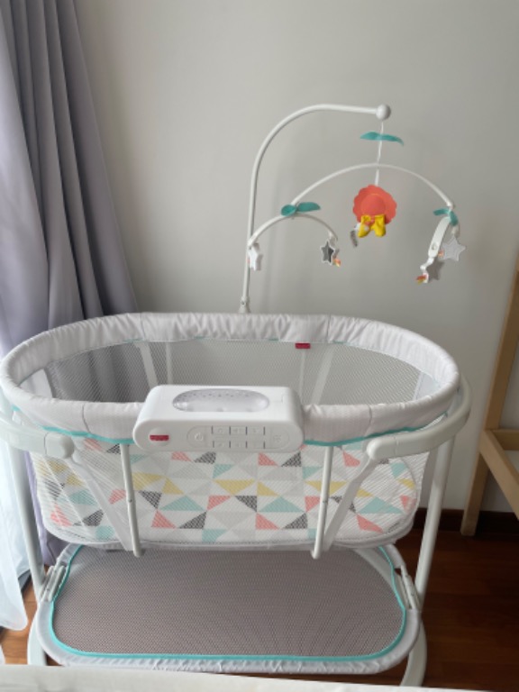 Fisher Price soothing crib, Babies & Kids, Baby Nursery & Kids
