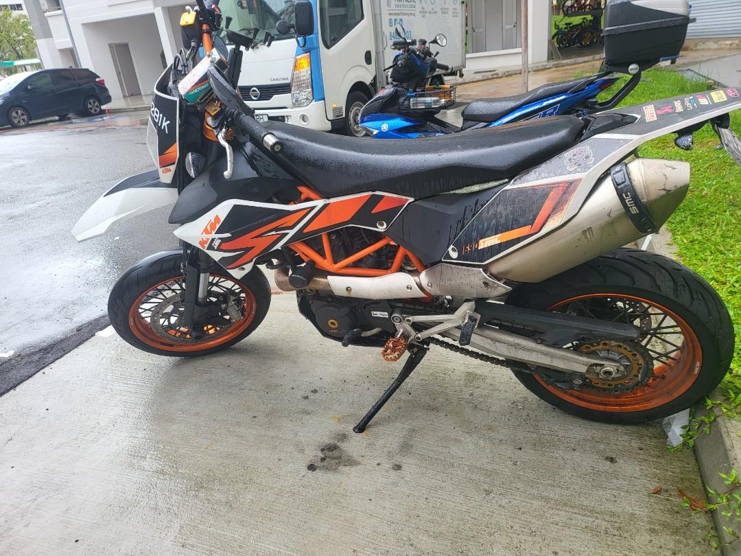 KTM 690 SMC R (2015), Motorcycles 