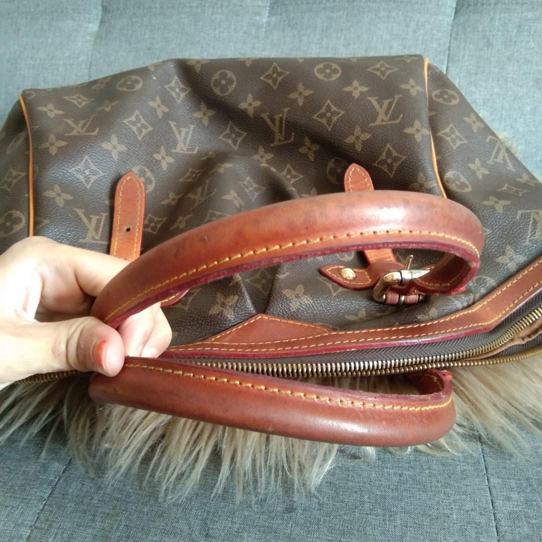 LV karipap authentic, Luxury, Bags & Wallets on Carousell