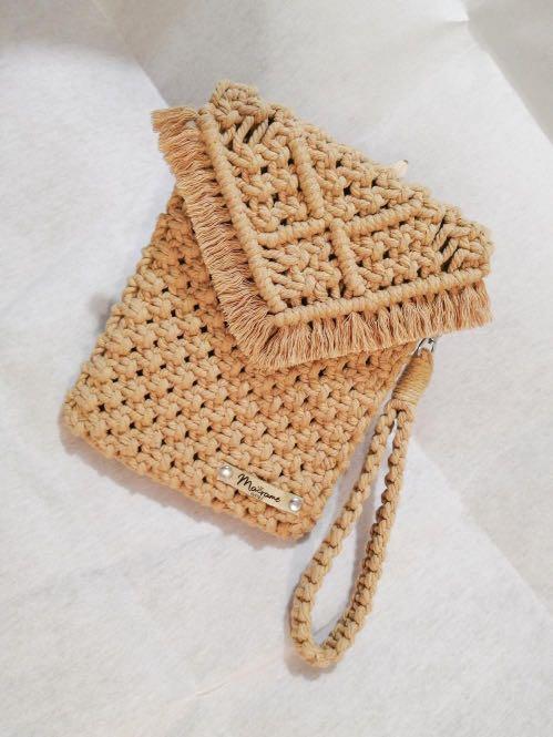 Kindle Pouch for Paperwhite 5 (Category: Purses & Pouches) located in Taguig. Submitted by sfg280926 (Listing ID 1156644069, Image 1). Description: .