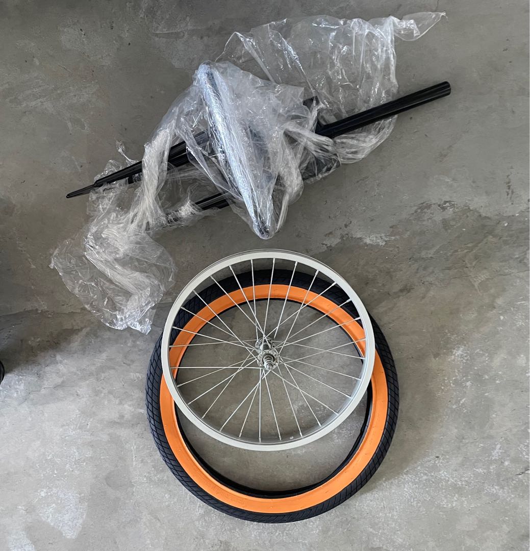 Mtb cargo fork + 20inch wheel and bmx tire, Sports Equipment, Bicycles