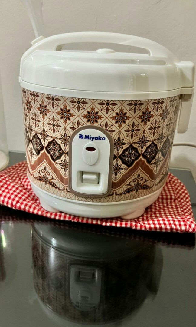 Rice Cooker Miyako 0.6 Liter