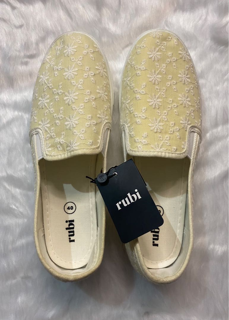 slip on rubi