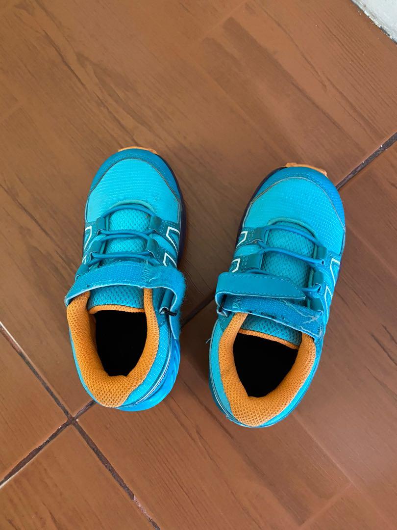 Salomon store baby shoes