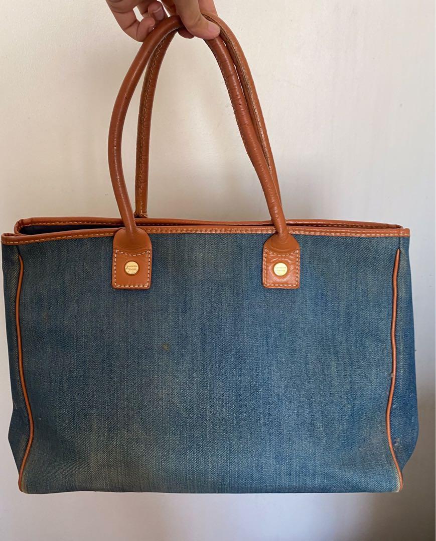 Samantha Thavasa Denim Bag (Category: Shoulder Bags) located in Paranaque City. Submitted by suelilly (Listing ID 1156627940, Image 2). Description: .