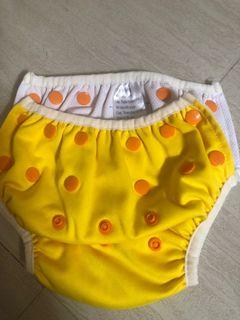 Swimming diapers