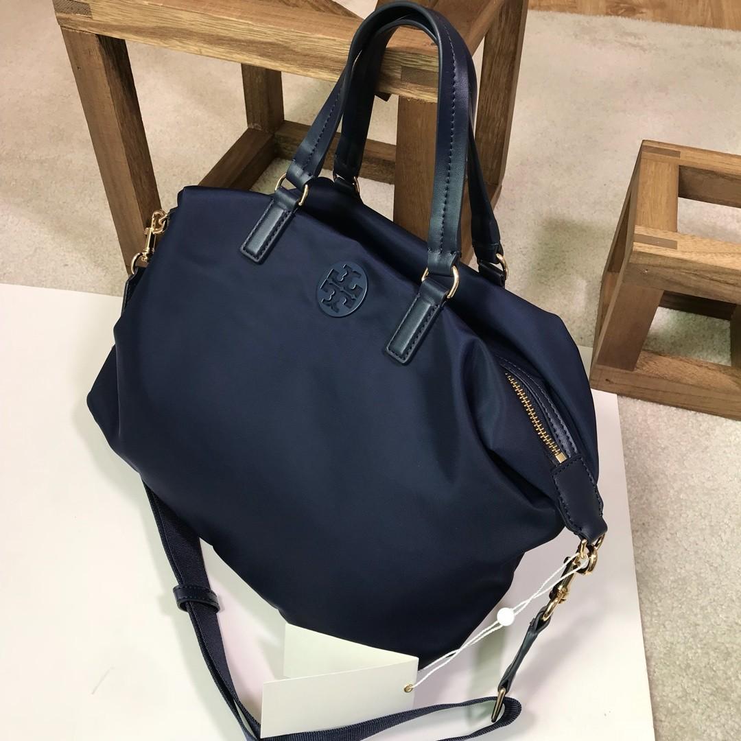 Tory Burch Tilda Slouchy Nylon Tote Bag Women s Fashion Bags Wallets Tote Bags on Carousell