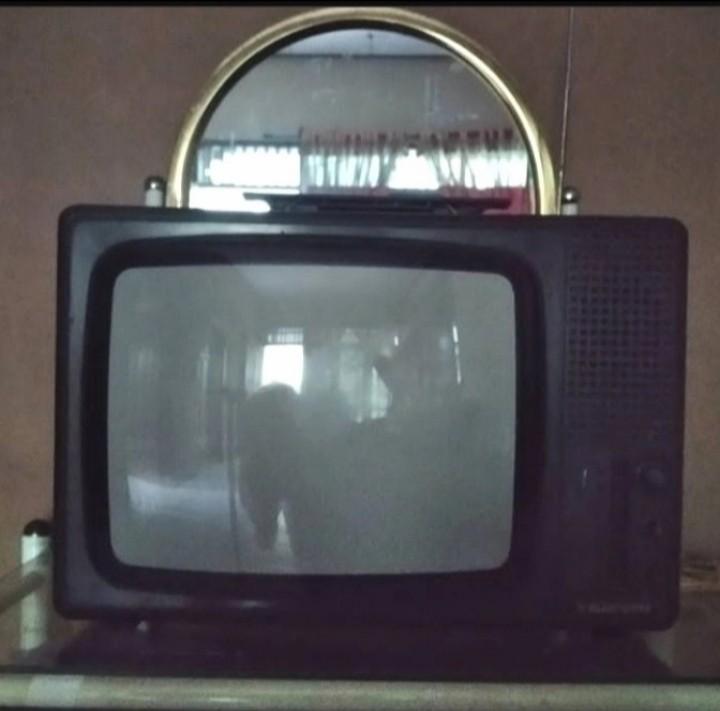 Tv tabung merk blaupunkt jadul antik vintage lawas, Antik, Lainnya di
