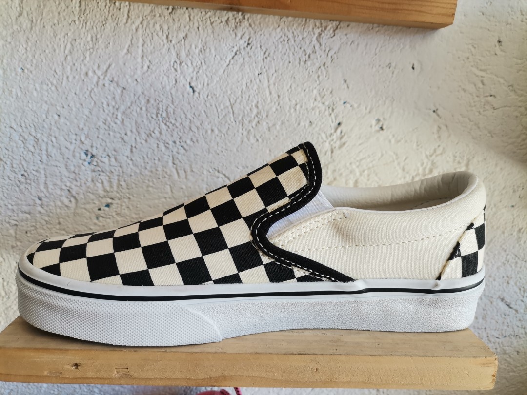 vans checkered size 4