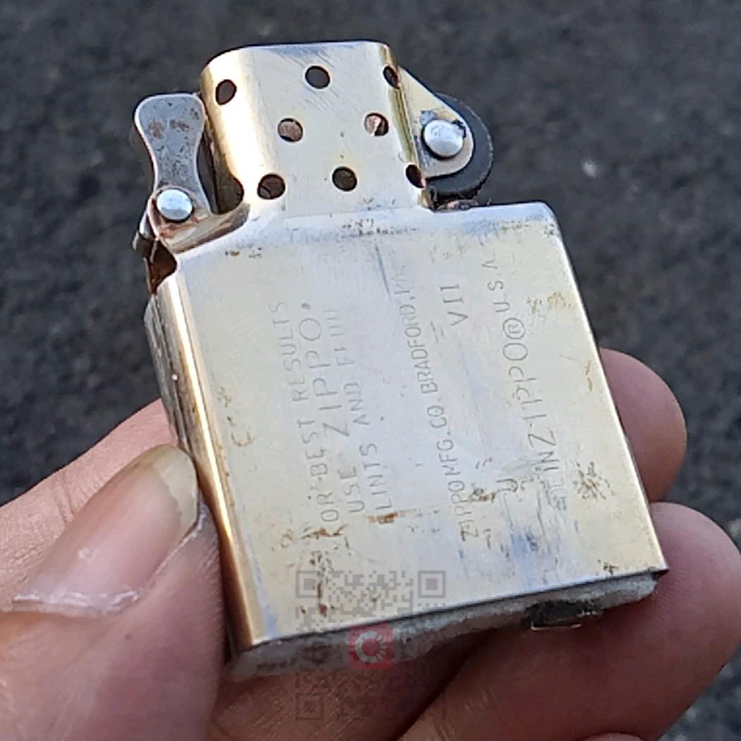 Zippo Lines Design Gold Plate, Barang Yang Dicari di Carousell