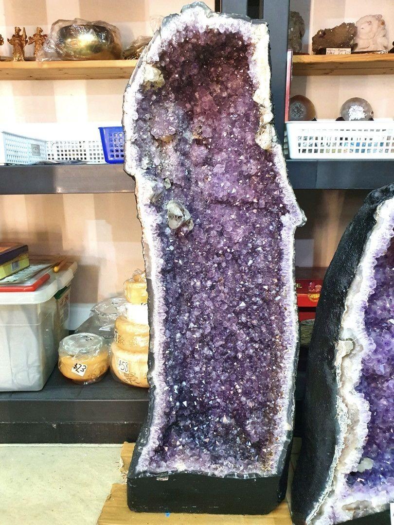 Wholesale amethyst store