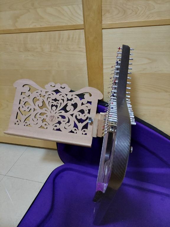 豎琴專用譜架 Harp Desk, 興趣及遊戲, 音樂樂器 & 配件, 樂器配件 Carousell