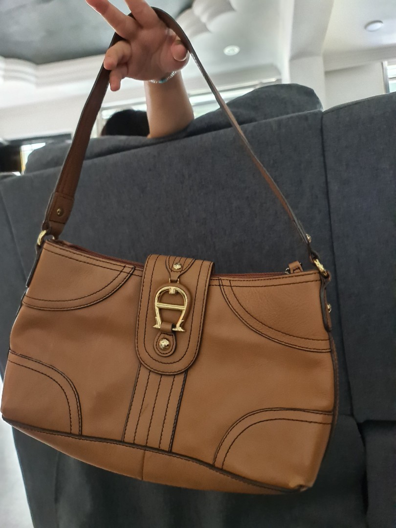 Aigner leather bag outlet