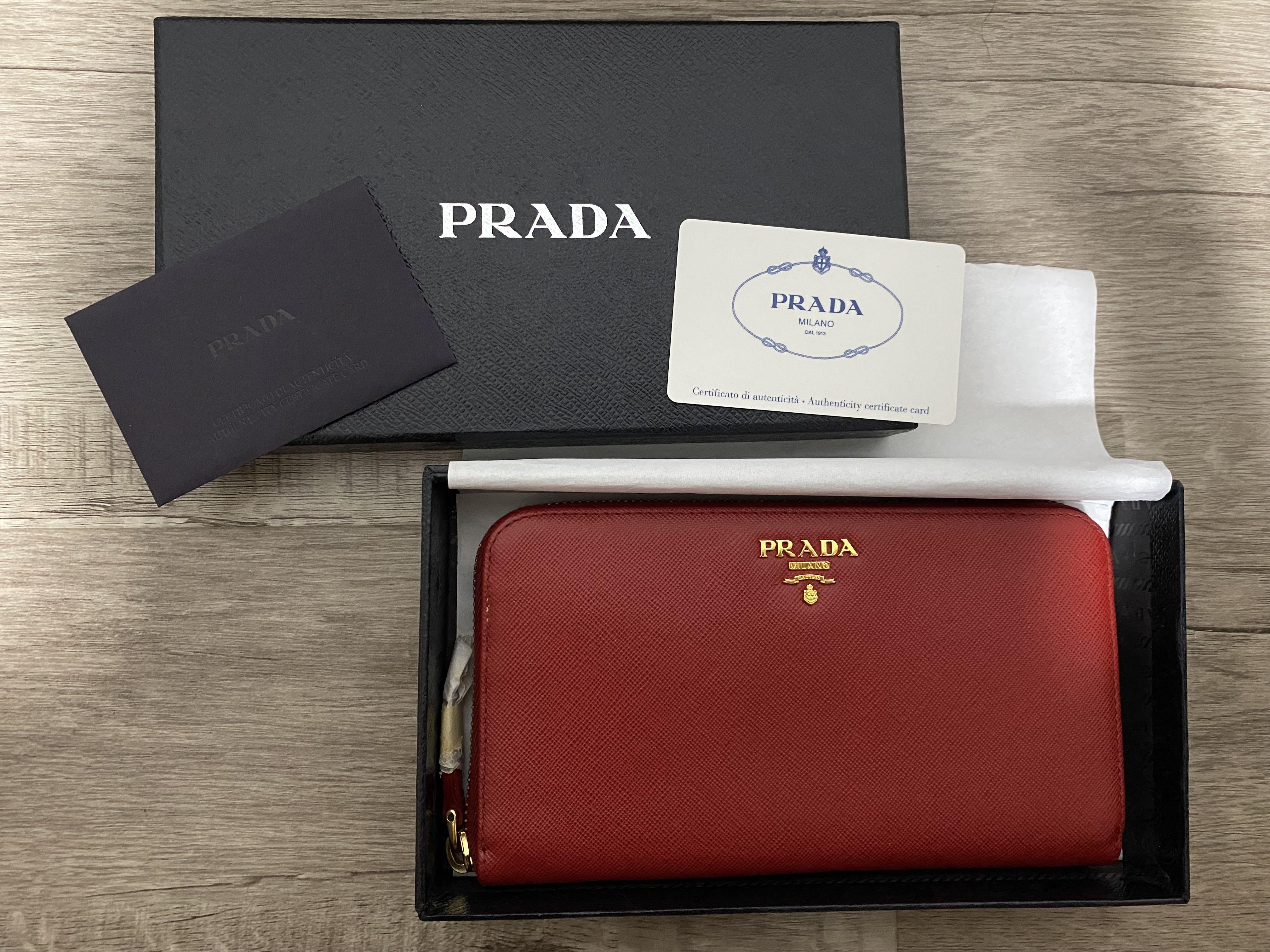 Large saffiano leather wallet prada best sale