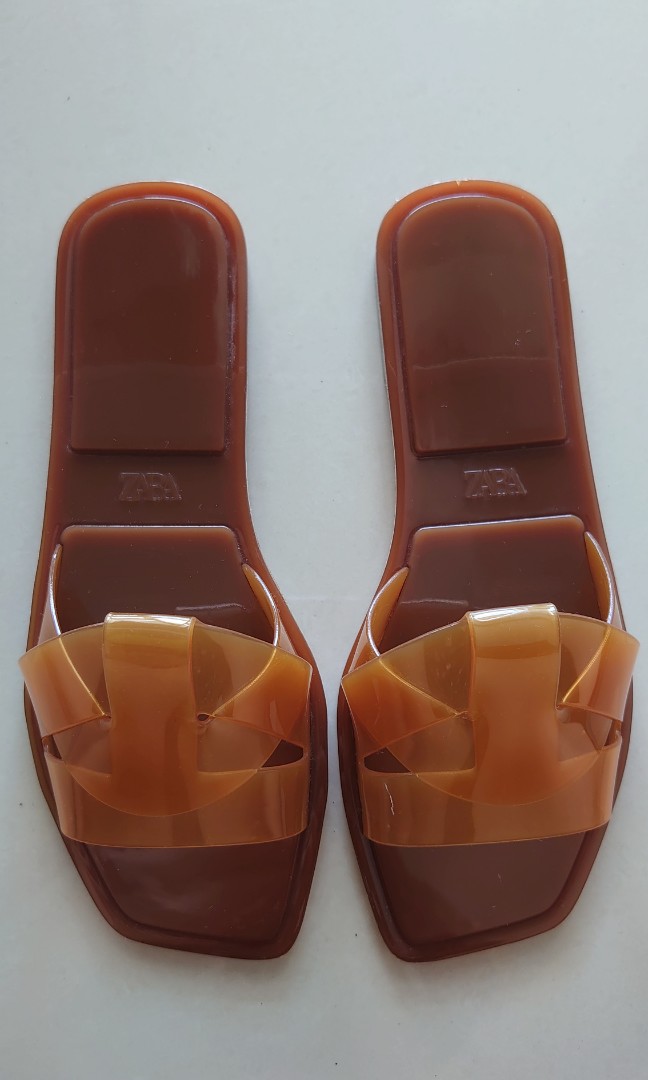 flat rubberised sandals zara