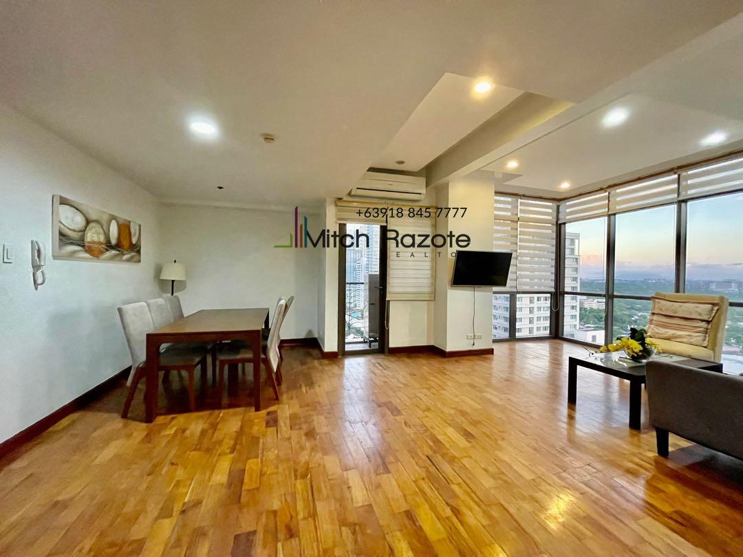Beautiful 3 Bedroom Unit For Sale at Mosaic Tower Near Greenbelt Makati