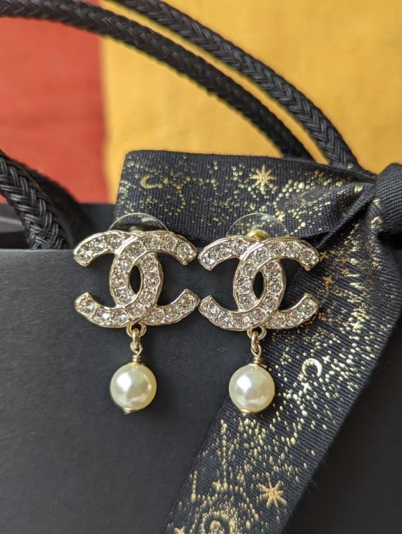 Chanel CC A21V logo crystal pearl drop classic large earrings in