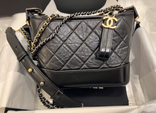 ❤️Reserved❤️Chanel Gabrielle hobo crocodile gold / small, Women's Fashion,  Bags & Wallets, Cross-body Bags on Carousell