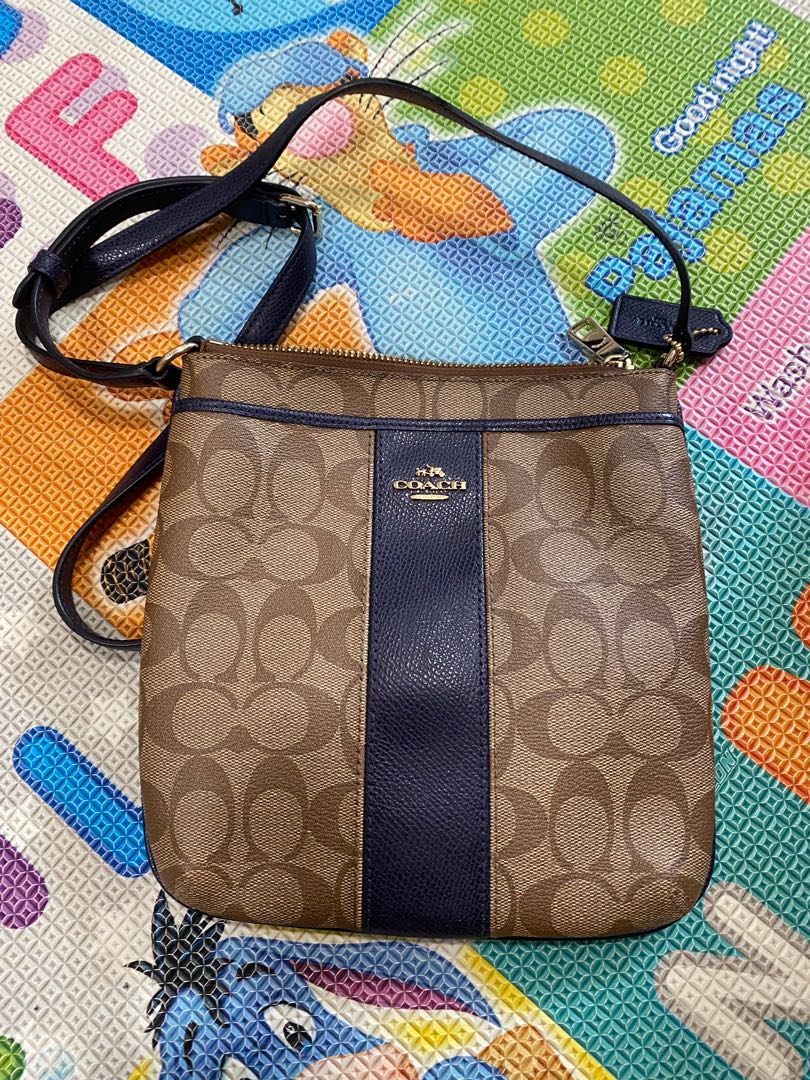 Coach Sling bag, Women's Fashion, Bags 