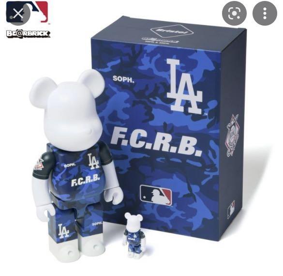 F.C.R.B LA 400%+100% Bearbrick, 興趣及遊戲, 玩具& 遊戲類- Carousell