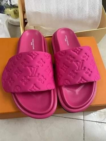 Louis Vuitton 2022 Pool Pillow Slides - Pink Sandals, Shoes - LOU765432