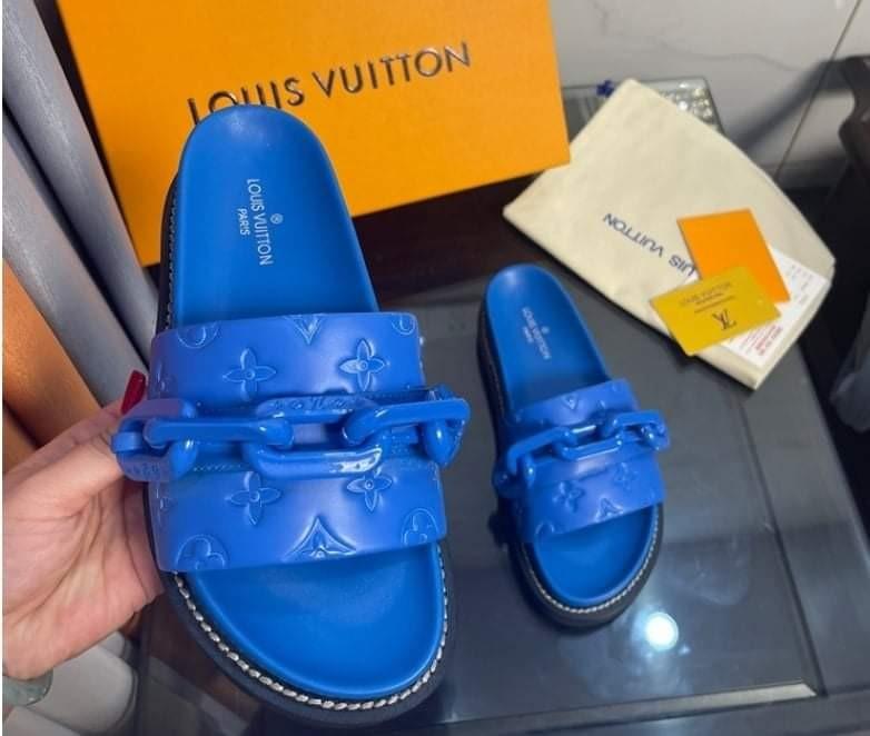 Lv slides louis vuitton size8, Women's Fashion, Footwear, Flats & Sandals  on Carousell