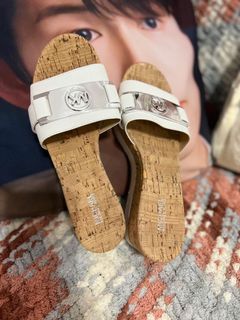 (Category: ) located in . Submitted by WhenasCloset (Listing ID 1156829706, Image 1). Description: .