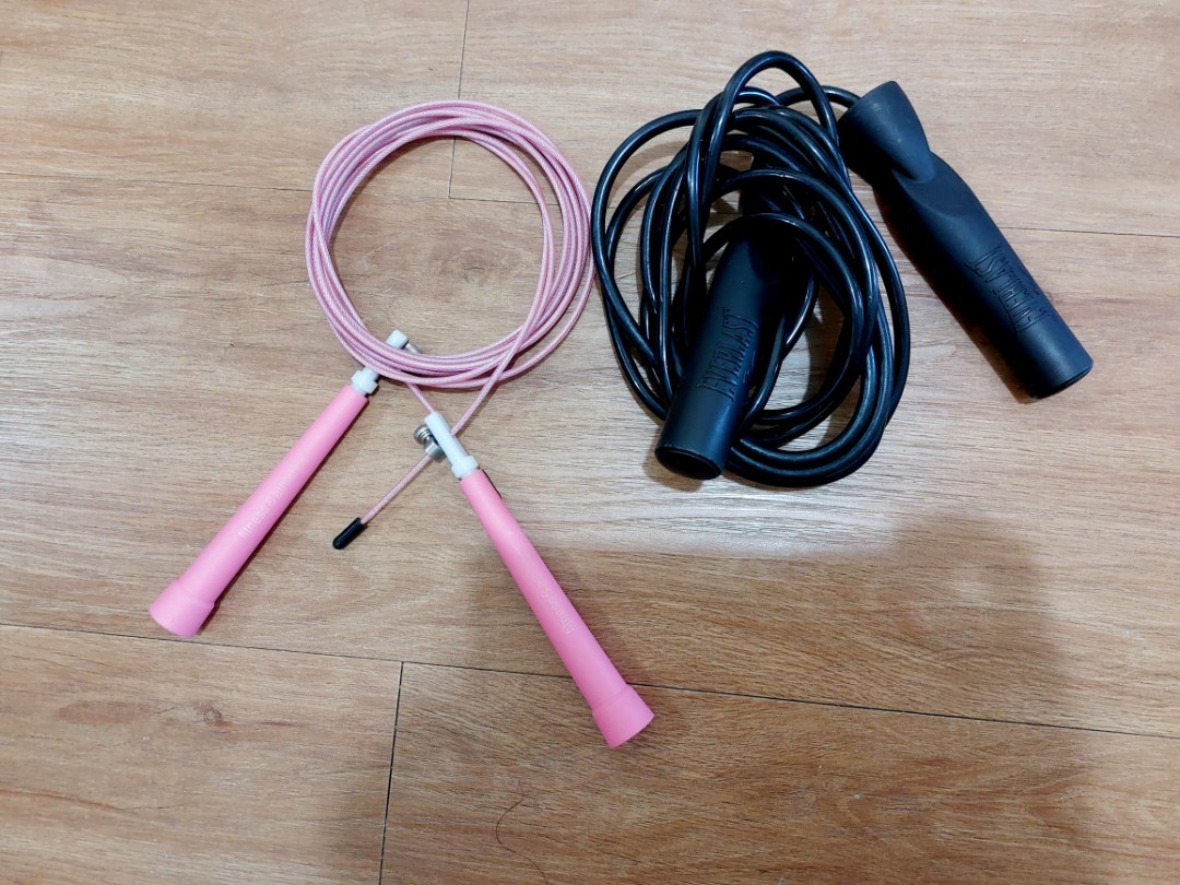 Original jumping rope, Sports Equipment, Exercise & Fitness, Toning ...